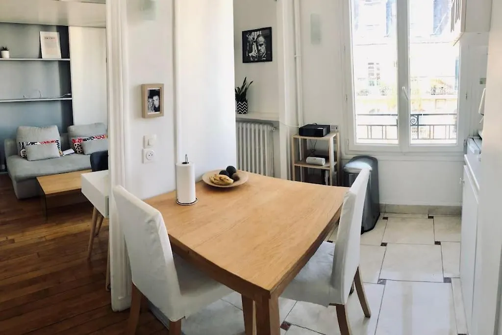 Cosy Studio Near Public Transport Apartment Paris 0*,